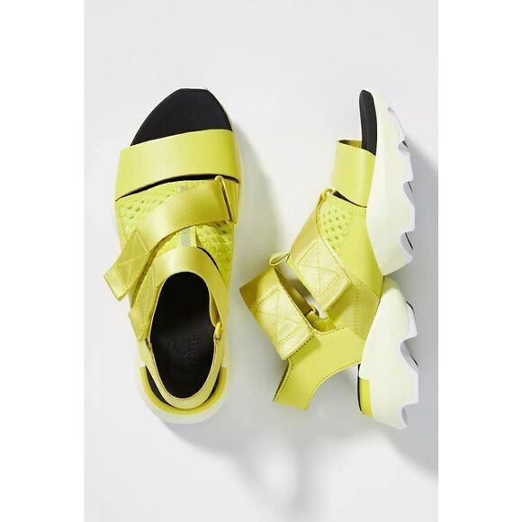 NEW Sorel Size 10 Women's Kinetic Impact Sandals - Yellow